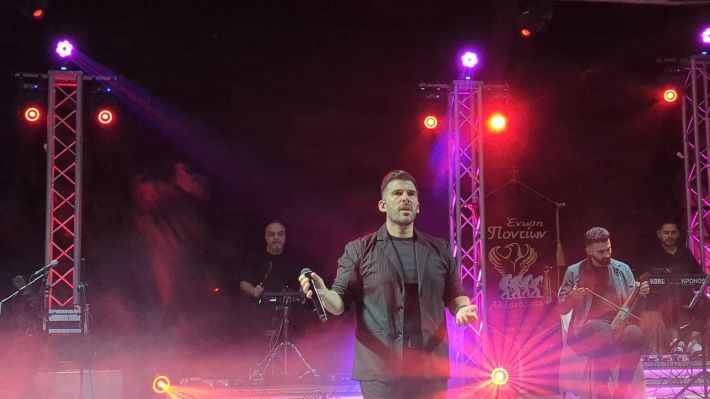 PXL_20251227_213635549